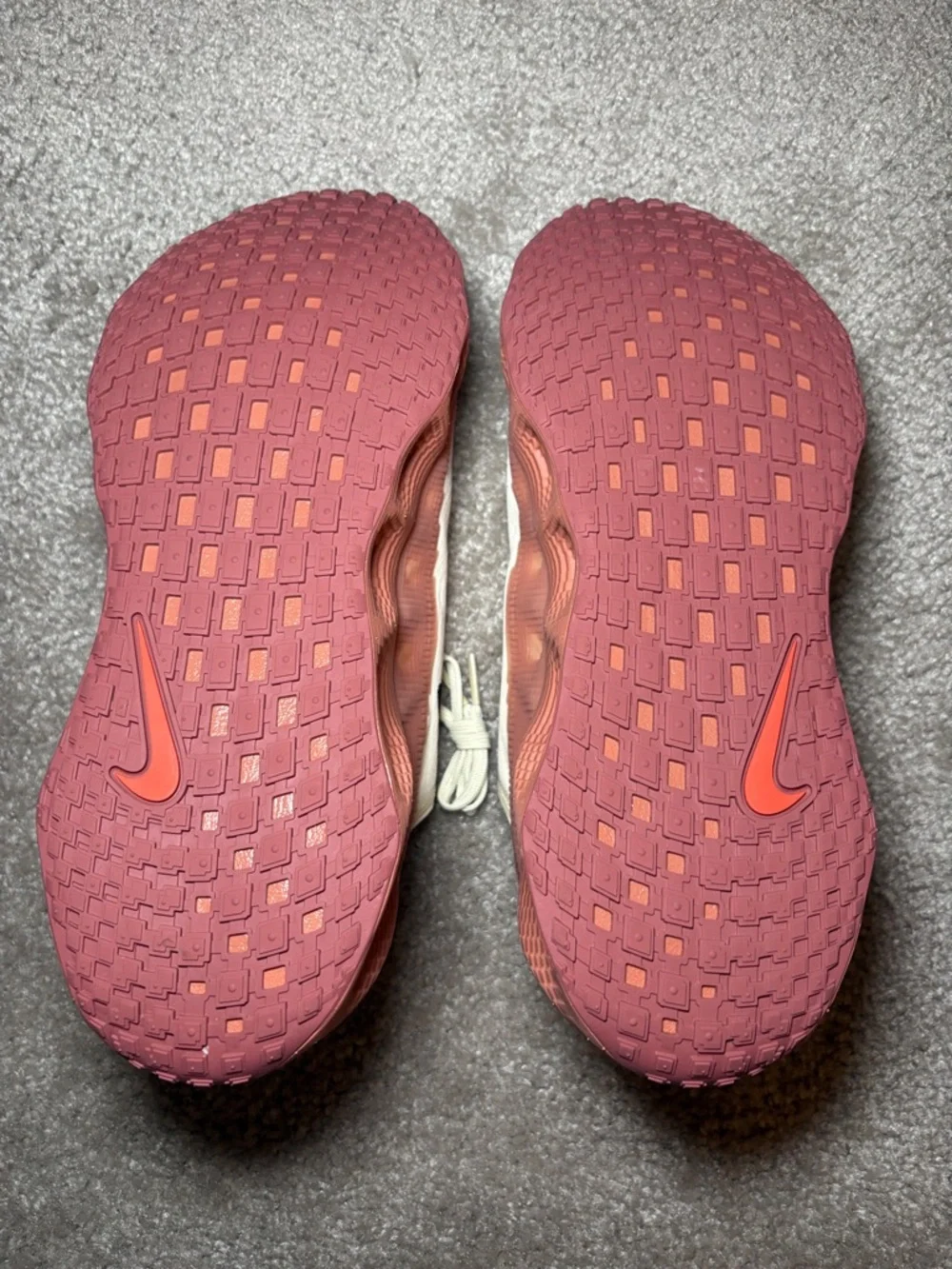 Nike Cream & Rust-Red Ava Rover Sneaker - Picture 4 of 9